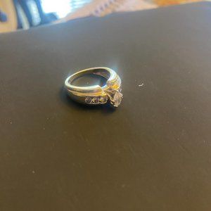 Beautiful Gold Diamond Ring